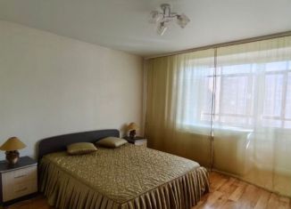 2-ком. квартира в аренду, 68 м2, Абакан, улица Лермонтова, 18