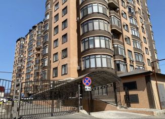 Двухкомнатная квартира на продажу, 83.2 м2, Махачкала, улица Устарбекова, 6