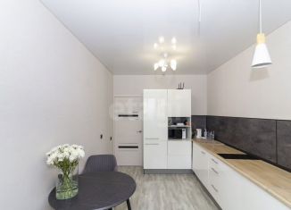 Продажа 1-ком. квартиры, 42 м2, Тюмень, улица Мельникайте, 138А/1