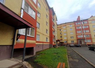 Продаю двухкомнатную квартиру, 57.1 м2, Белорецк, улица В. Овчаренко, 2А