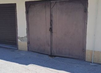 Продаю гараж, 30 м2, Нальчик, улица Осипенко, 22