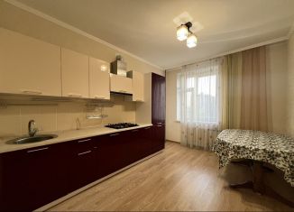 Продаю 2-ком. квартиру, 64.5 м2, Татарстан, проспект Альберта Камалеева, 12