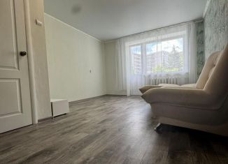 Продаю 1-ком. квартиру, 32 м2, Губкин, улица Кирова, 52