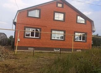 Продаю дом, 400 м2, село Ичалки, улица Карла Маркса