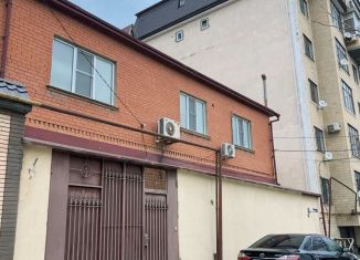 Продаю дом, 200 м2, Махачкала, улица Надира Абилова, 22