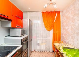 Продажа 3-ком. квартиры, 61.5 м2, Тюмень, улица Газовиков, 30