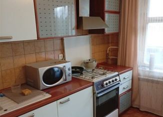 Сдам в аренду трехкомнатную квартиру, 70 м2, посёлок Подольской машинно-испытательной станции, посёлок Подольской машинно-испытательной станции, 10