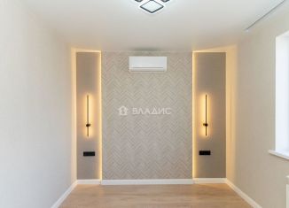 Продается 1-комнатная квартира, 42 м2, посёлок Доброград, улица Долголетия, 2к2