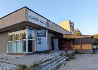 Продаю торговую площадь, 100 м2, Полевской, улица Свердлова, 4