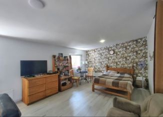 Сдаю 2-ком. квартиру, 50 м2, Калининград, Тобольская улица, 1
