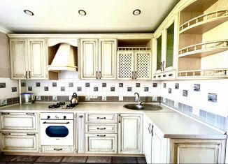 Сдам в аренду 1-комнатную квартиру, 45 м2, Краснодар, улица имени 40-летия Победы, 37/1, микрорайон ЗИП