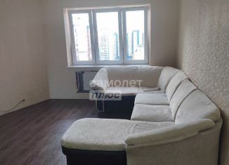 Продается 3-комнатная квартира, 71.4 м2, Киров, улица Ивана Попова, 62