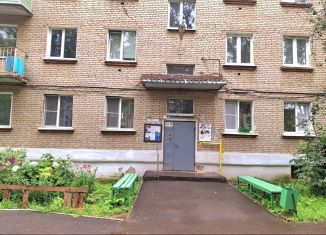 Продаю 2-ком. квартиру, 40 м2, Сергиев Посад, Клубная улица, 3