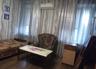 Продаю 1-ком. квартиру, 30 м2, Евпатория, улица Володарского, 7/8