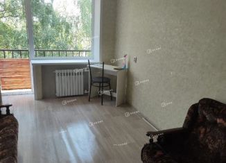 Продаю 1-ком. квартиру, 30 м2, Алексин, улица Революции, 7