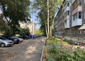 Продам 3-комнатную квартиру, 55 м2, Ижевск, улица Коммунаров, 289