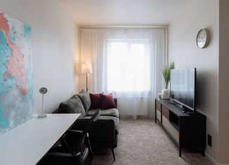 Продается 1-комнатная квартира, 40 м2, Калининград, улица Лейтенанта Яналова, 12