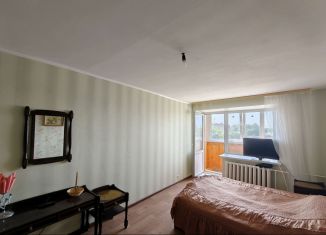 Продается однокомнатная квартира, 35 м2, Салават, улица Чапаева, 28