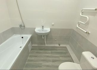 Продаю однокомнатную квартиру, 38.1 м2, Калининград, Коммунистическая улица, 127к3