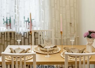 Сдается в аренду 4-комнатная квартира, 90.9 м2, Санкт-Петербург, улица Чапыгина, 5Б