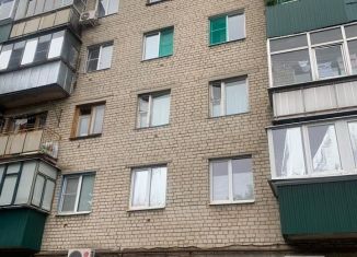 Продаю 4-ком. квартиру, 62 м2, Курск, улица Павлова, 6