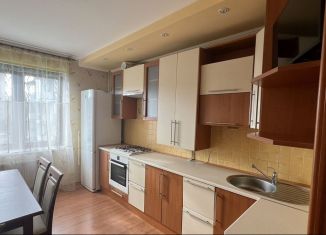 Продается 2-комнатная квартира, 55.9 м2, Калининград, улица Островского, 1Б