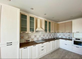 Продаю 3-комнатную квартиру, 133.4 м2, Тобольск, улица Знаменского, 45