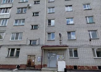 Продаю 1-ком. квартиру, 32.5 м2, Курган, 2-й микрорайон, 3