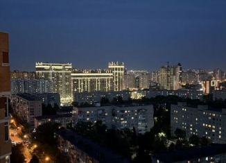 Аренда трехкомнатной квартиры, 150 м2, Краснодар, улица Яна Полуяна, 47