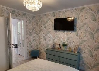 Продам 3-комнатную квартиру, 54.6 м2, Тюмень, улица Республики, 94