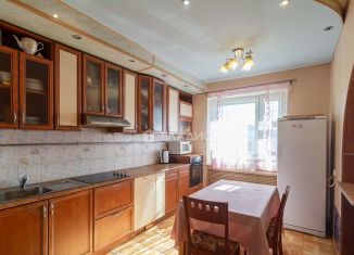 Продаю трехкомнатную квартиру, 76.8 м2, Карелия, Повенецкая улица, 6