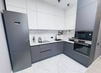 Продажа 2-ком. квартиры, 66 м2, Тюмень, Стройотрядовская улица, 8, Ленинский округ