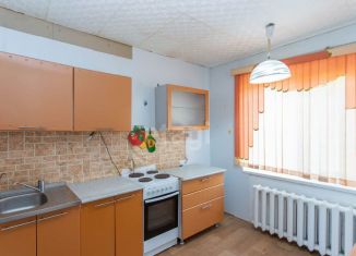 Продаю двухкомнатную квартиру, 52.7 м2, Тобольск, 7-й микрорайон, 16