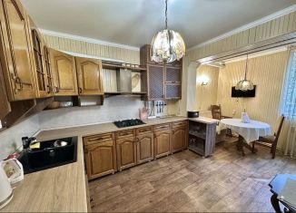 3-ком. квартира на продажу, 80 м2, Ялта, улица Свердлова, 53к2