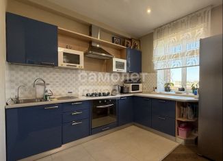 Продам 4-комнатную квартиру, 136.3 м2, Сызрань, улица Володарского, 1