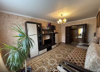 Продается трехкомнатная квартира, 66.3 м2, Орёл, улица Чечневой, 1