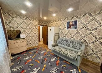 Продам 2-ком. квартиру, 43 м2, Тюмень, улица Мелиораторов, 11