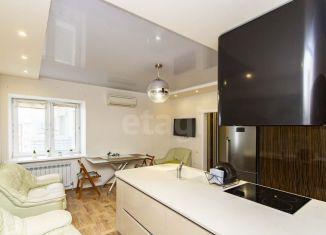 Продаю 2-ком. квартиру, 78.3 м2, Тюмень, улица Салтыкова-Щедрина, 58/2