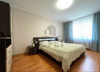 Сдаю 2-ком. квартиру, 65 м2, Уфа, Революционная улица, 70