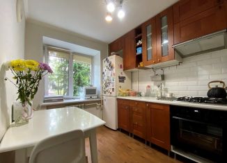 Продаю трехкомнатную квартиру, 61 м2, Владимир, Красноармейская улица, 49