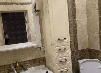 Сдается в аренду 3-ком. квартира, 86 м2, Махачкала, 19-я линия Акушинского, 34