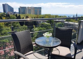 Продам 2-ком. квартиру, 63 м2, Сочи, Первомайская улица, 1, микрорайон Центральный