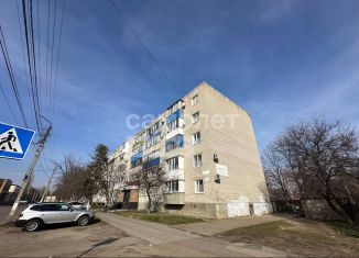 Продаю 4-комнатную квартиру, 76.6 м2, Кропоткин, Коммунистическая улица, 17