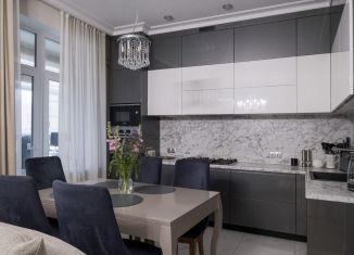 Продам 3-ком. квартиру, 122 м2, Калининград, улица Тенистая Аллея, 50Г