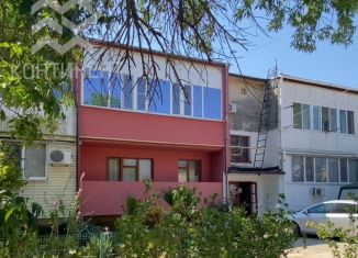 Продаю 2-ком. квартиру, 49.5 м2, Крым, улица Новые Черёмушки, 1