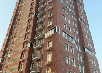 Продаю 2-комнатную квартиру, 82 м2, Грозный, проспект Мохаммеда Али, 13А, 2-й микрорайон