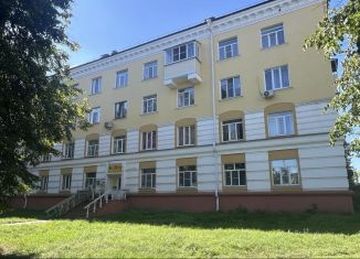 Продается 2-комнатная квартира, 50.2 м2, Курск, Привокзальная площадь, 2