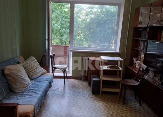 Продажа 2-ком. квартиры, 52.5 м2, Майкоп, улица 12 Марта, 136