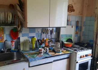 Сдаю в аренду двухкомнатную квартиру, 48 м2, Тихвин, 6-й микрорайон, 18