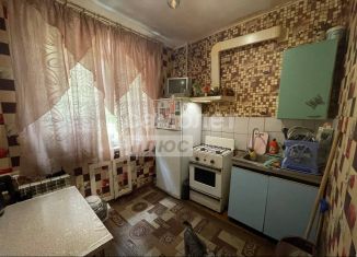 Продается двухкомнатная квартира, 42.8 м2, Ревда, улица Максима Горького, 36